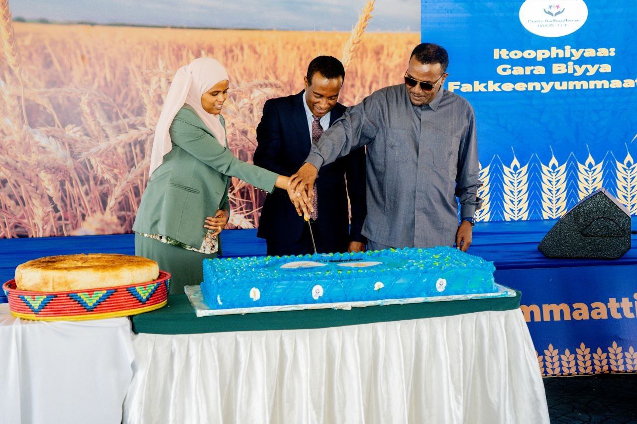 "Bissiin Qamadii Fakkeenya Ida'amuu, Tokkummaa, Birmadummaa, Walabummaa, Waloomaa, Fakkeenya Eebbaafi Badhaadhinaati." Obbo Kaffaaloo Tafarraa - Image 3