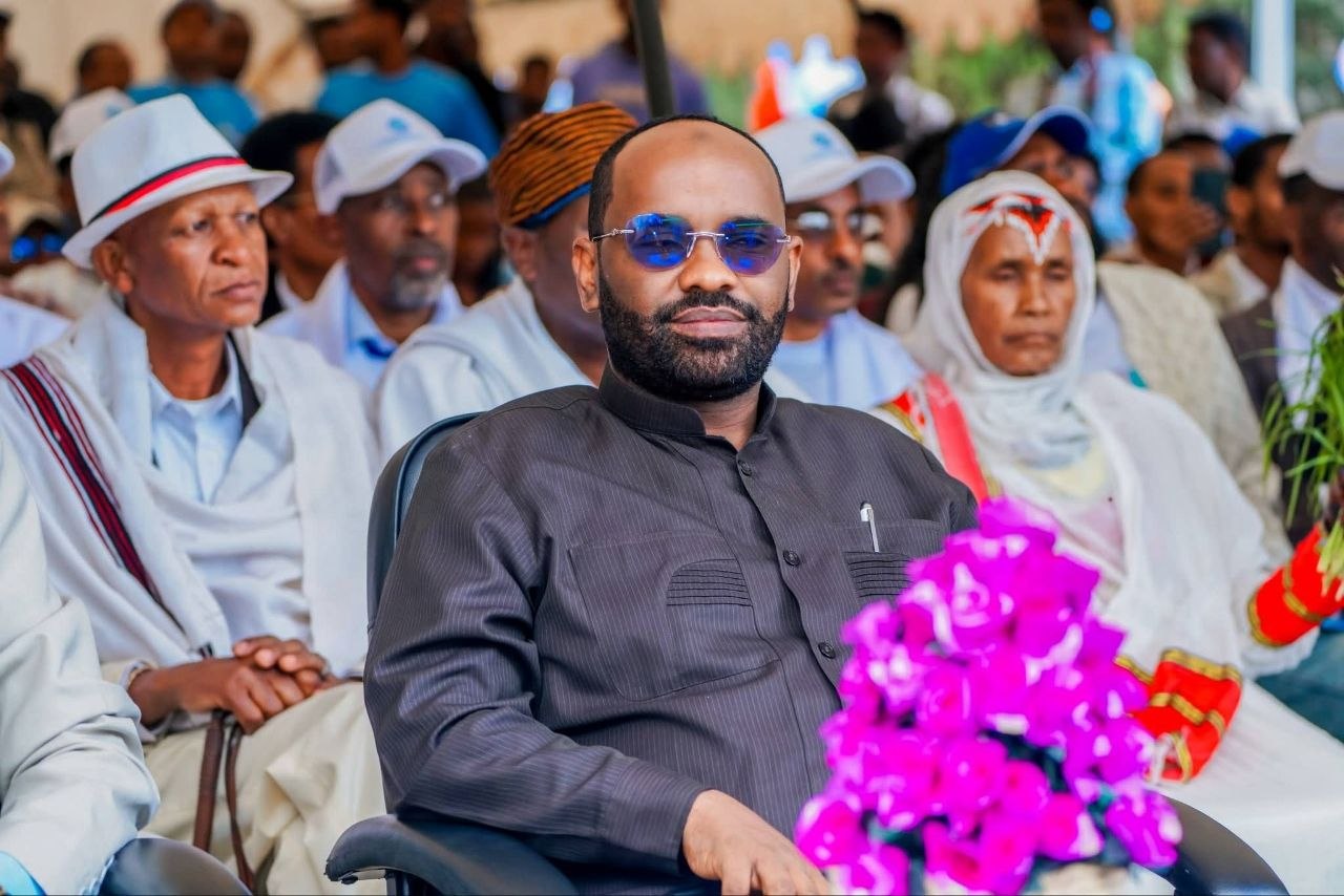 "Siidaan Bitootessa 24 bara 2010 wareegama qaalii kaffalameen dhaabame, biyya keenyaaf qofa osoo hin taane gaanfa Afriikaaf boqonnaa haaraa saaqe." Obbo Isheetuu Sirneessaa - Image 3