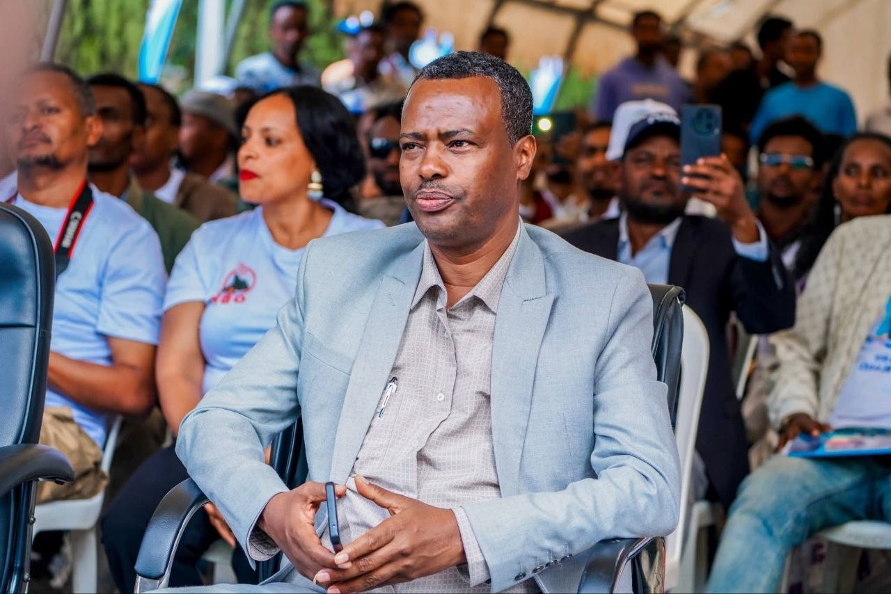 "Siidaan Bitootessa 24 bara 2010 wareegama qaalii kaffalameen dhaabame, biyya keenyaaf qofa osoo hin taane gaanfa Afriikaaf boqonnaa haaraa saaqe." Obbo Isheetuu Sirneessaa - Image 2