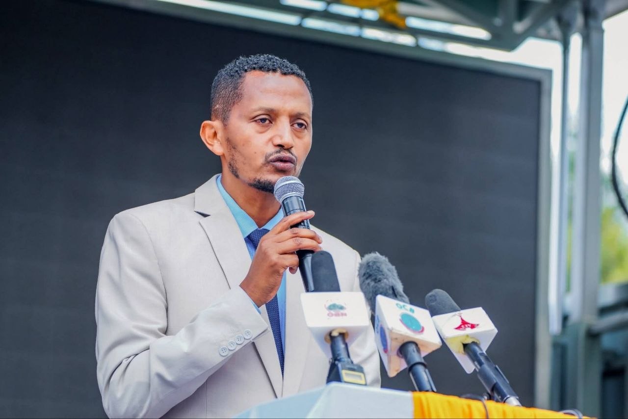 "Siidaan Bitootessa 24 bara 2010 wareegama qaalii kaffalameen dhaabame, biyya keenyaaf qofa osoo hin taane gaanfa Afriikaaf boqonnaa haaraa saaqe." Obbo Isheetuu Sirneessaa - Image 1