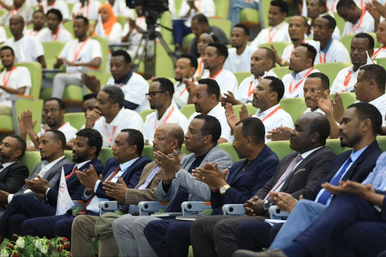 "Mootummaan Naannoo Oromiyaa nageenyi qe'ee Ummata Oromoo mirkaneessuuf waan barbaachisu hunda gochuuf qophiidha. Obbo Shimallis Abdi-Pireezidaantii Mootummaa Naannoo Oromiyaa." - Image 3