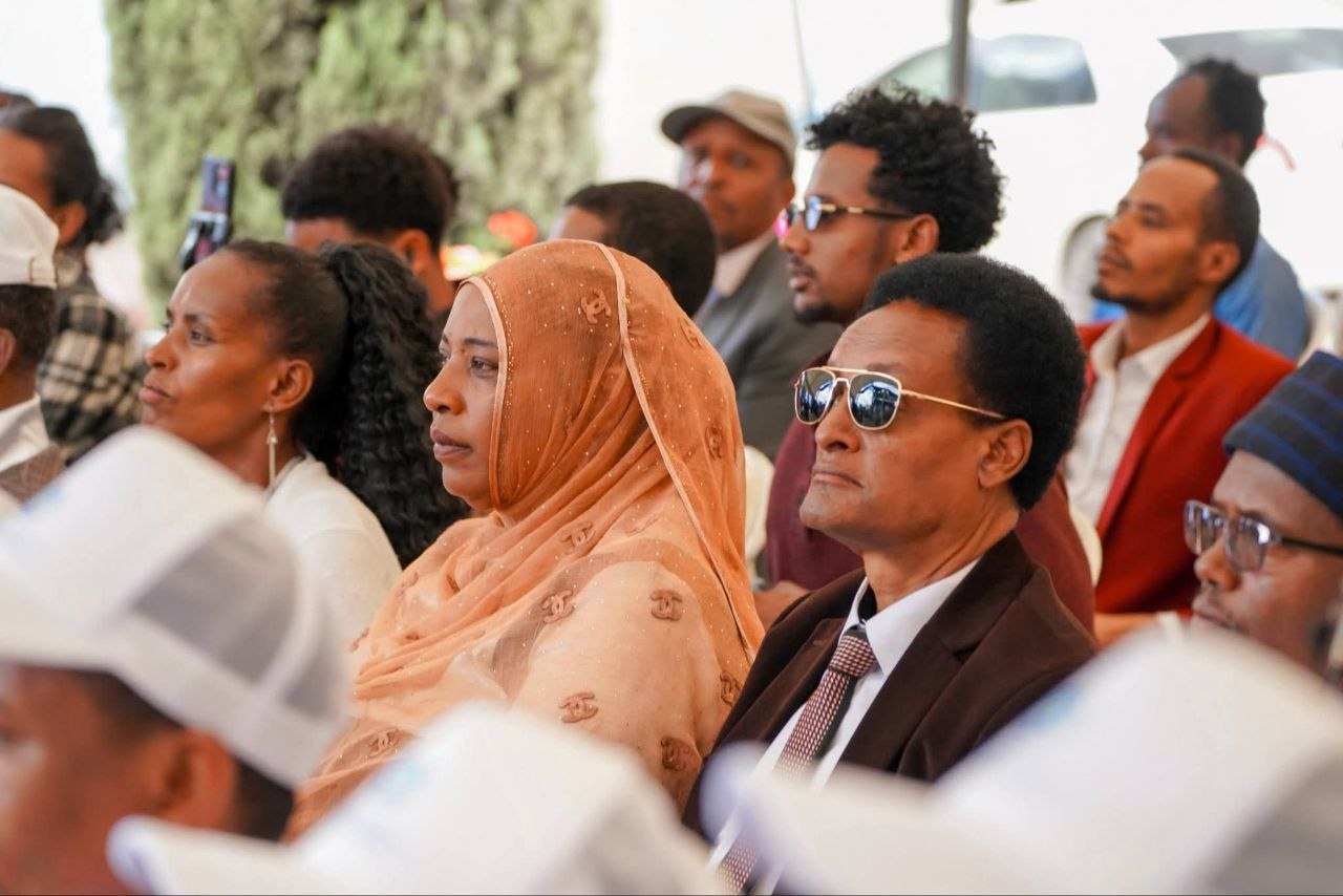 "Siidaan Bitootessa 24 bara 2010 wareegama qaalii kaffalameen dhaabame, biyya keenyaaf qofa osoo hin taane gaanfa Afriikaaf boqonnaa haaraa saaqe." Obbo Isheetuu Sirneessaa - Image 7