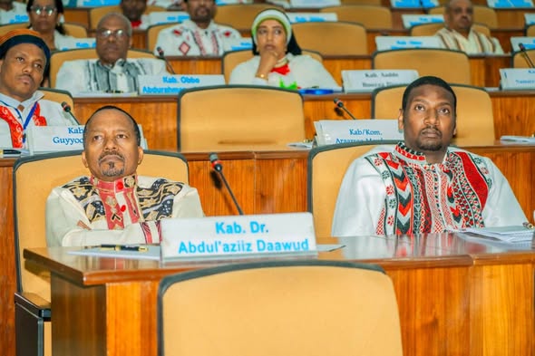 The influx of domestic tourists has reached over 15 million in the past six months due to the government's attention to the tourism sector. - Image 4