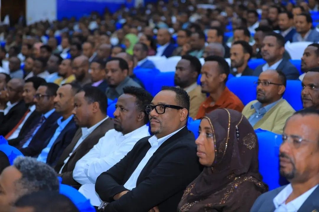 "Humna namaa fi carraawwan misoomaa qindoominaan fayyadamuun badhaadhina mirkaneessinee waan hundaan of danda'uu qabna.''Obbo Shimallis Abdiisaa, PMNO  - Image 8