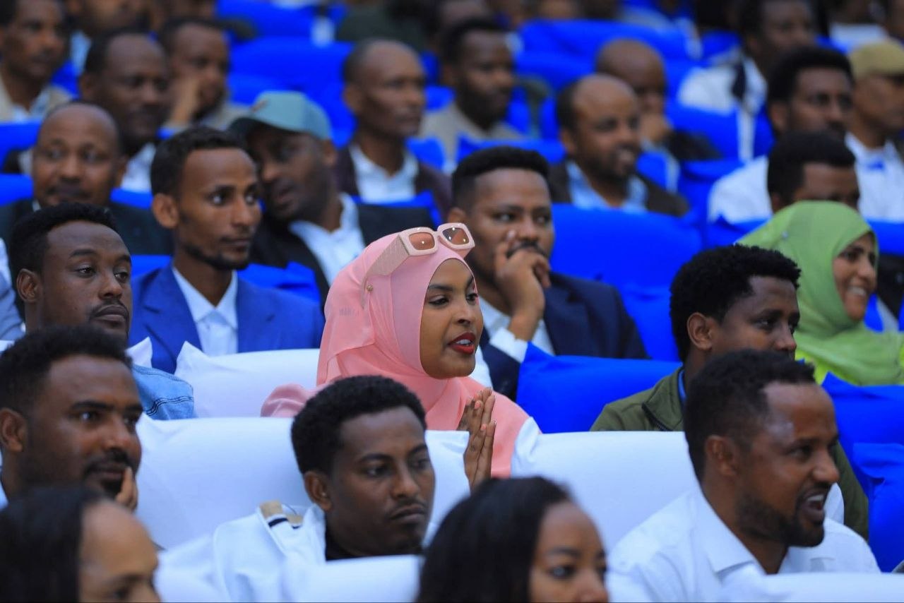 "Humna namaa fi carraawwan misoomaa qindoominaan fayyadamuun badhaadhina mirkaneessinee waan hundaan of danda'uu qabna.''Obbo Shimallis Abdiisaa, PMNO  - Image 3